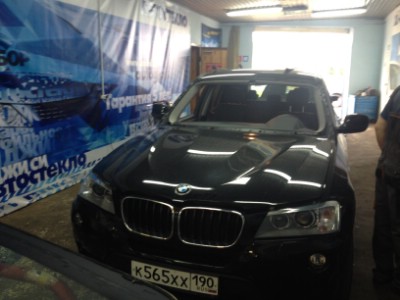 Установка лобового стекла BMW X3 F25 5D 2013-2014