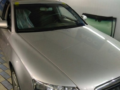 Установка лобового стекла Audi A6 -