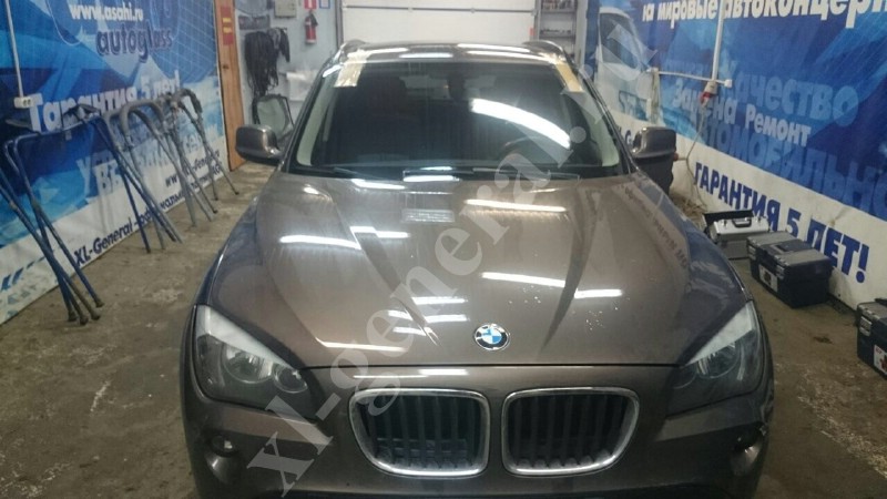 Лобовое стекло BMW X1
