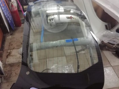 Установка заднего стекла BMW X5 (E70) 2006-2013