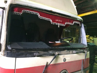 Установка лобового стекла Mercedes Atego 1996-2002