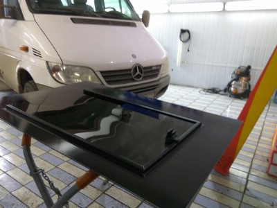 Установка бокового стекла Mercedes Sprinter Classic -