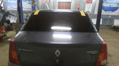 Установка автостекла на Renault Logan -