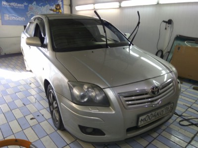 Установка автостекла Toyota Avensis 4D SED, 5D Liftback 2003-2008