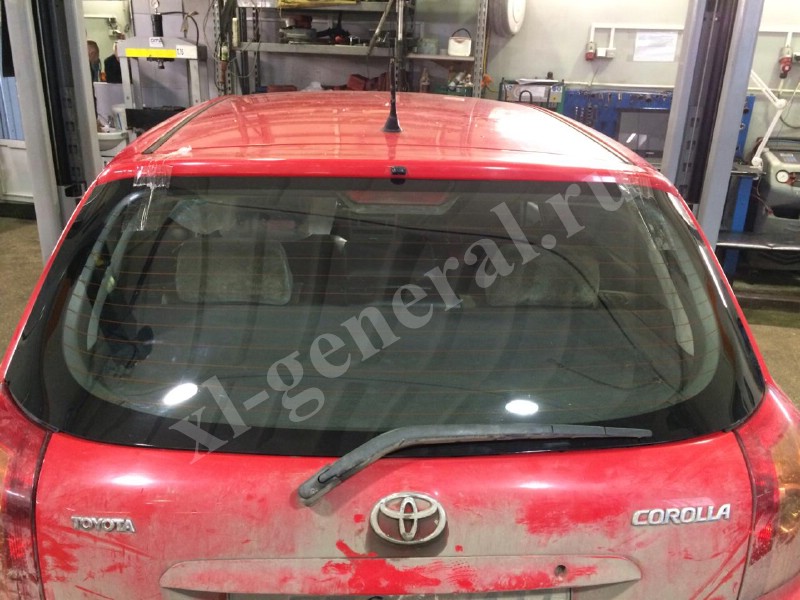 Заднее стекло Toyota Corolla 3D 5D HB 2001-2007