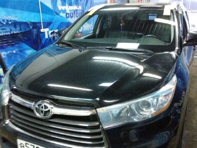 Установка лобового стекла Toyota Highlander 2014-
