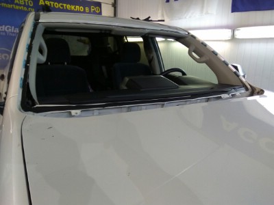 Установка лобового стекла Toyota Landcruiser Prado 2009-
