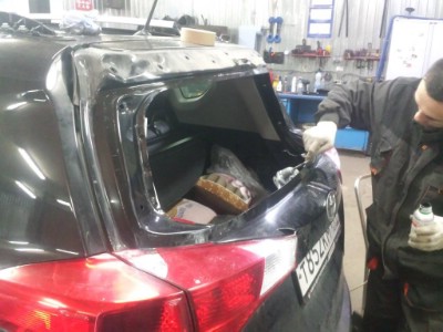 Установка заднего стекла Toyota Rav 4 2013-