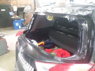 Установка заднего стекла Toyota Rav 4 2013-
