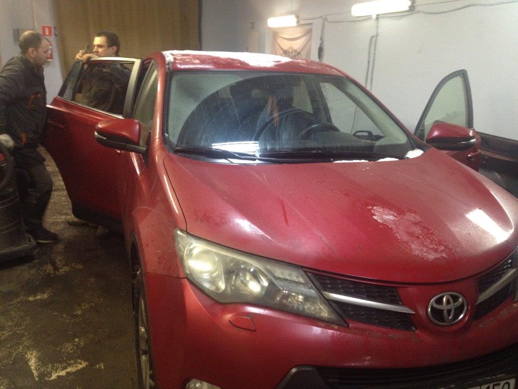 Установка дверной форточки Toyota RAV-4 2013-