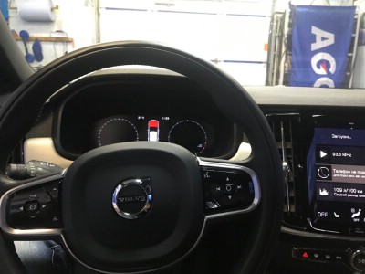 Установка лобового стекла Volvo S90 4D SED V90 Cross Country 2016-