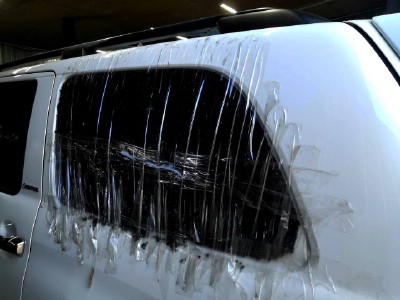 Установка заднего стекла Toyota Sequoia 2008-