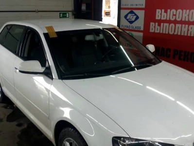 Установка лобового стекла Audi A3 2003-2013