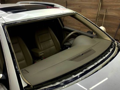 Установка лобового стекла Audi A4 2001-2007