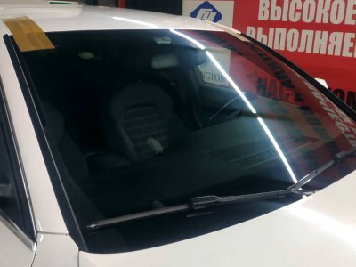 Установка лобового стекла Audi A4 -