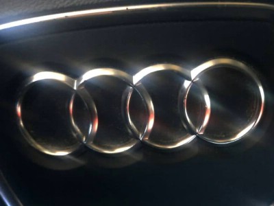 Установка лобового стекла Audi A4 2015-