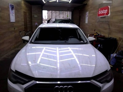 Установка лобового стекла Audi A6 2018-