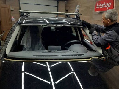 Установка лобового стекла Audi Q3 2011-2019