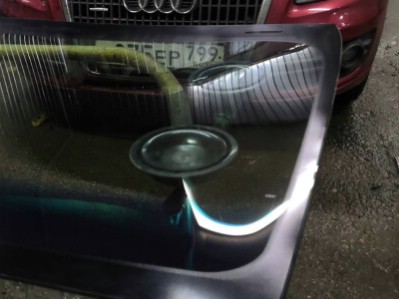 Установка лобового стекла Audi Q5 2008-2012