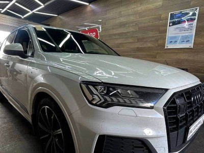 Установка лобового стекла Audi Q7 -