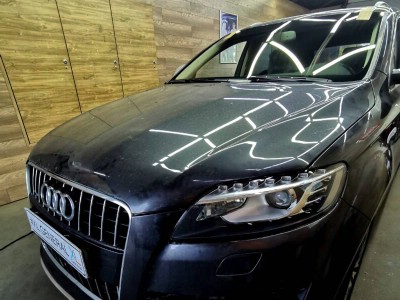 Установка лобового стекла Audi Q7 2005-2015