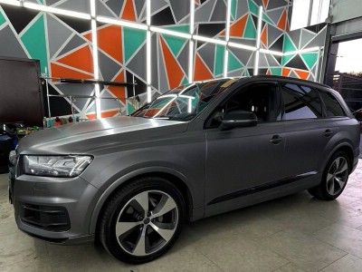 Установка лобового стекла Audi Q7 2015-2019