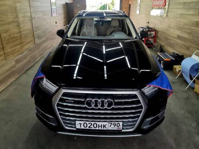 Установка лобового стекла Audi Q7 Quattro 2015-