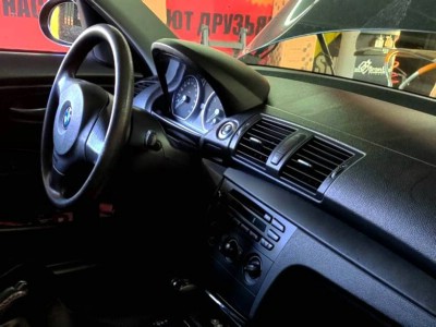 Установка лобового стекла BMW 1 series e87 2004-2011