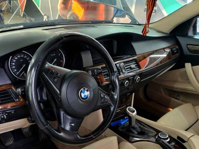 Установка лобового стекла BMW E60 2003-2010