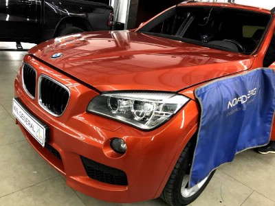 Установка лобового стекла BMW X1 2009-2015