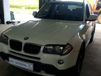 Установка лобового стекла BMW X3 E83 2003-2010