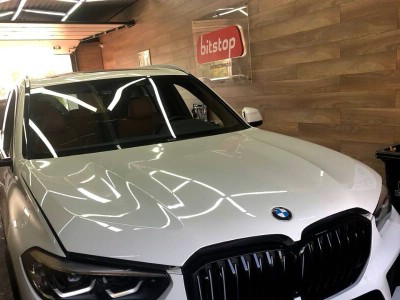 Установка лобового стекла BMW X5 -