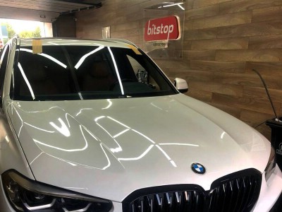 Установка лобового стекла BMW X5 -