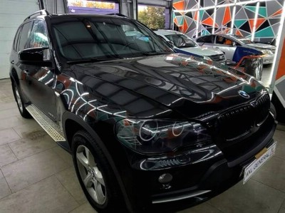 Установка лобового стекла BMW X5 -