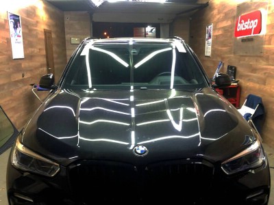 Установка лобового стекла BMW X5 -