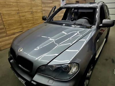 Установка лобового стекла BMW X5 Е70 -