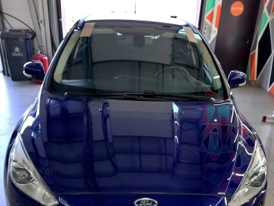 Установка лобового стекла Ford Focus III 2010-2019