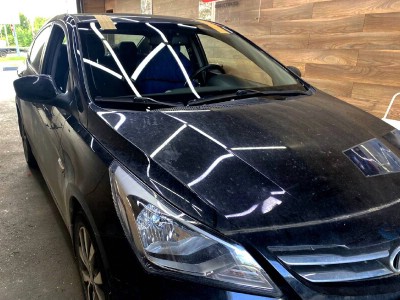 Установка лобового стекла Hyundai Solaris -