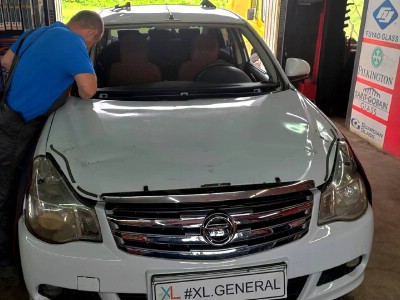 Установка лобового стекла Nissan Almera G15 2012-2018