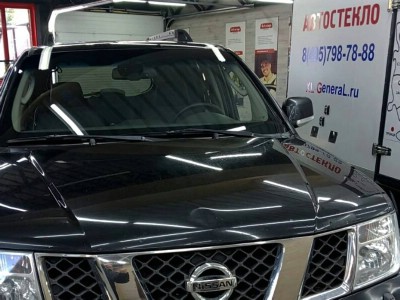 Установка лобового стекла Nissan Pathfinder 2004-2015