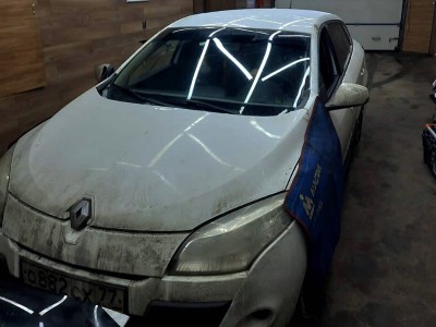 Установка лобового стекла Renault Megane III 2008-2016