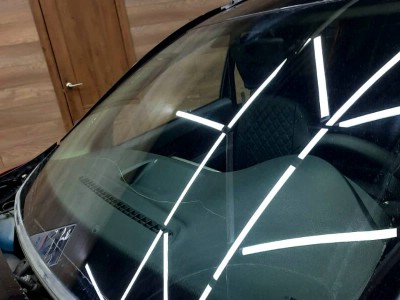 Установка лобового стекла Renault Sandero 2014-