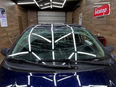 Установка лобового стекла Toyota Auris I 2006-2010