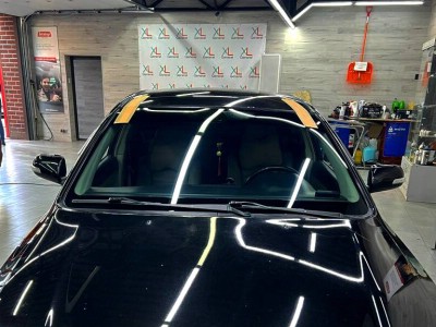 Установка лобового стекла Toyota Avensis -