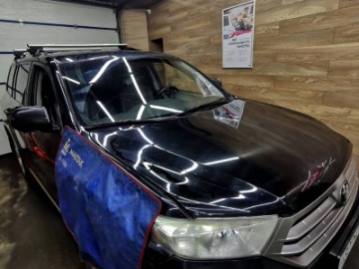 Установка лобового стекла Toyota Highlander 2007-2016