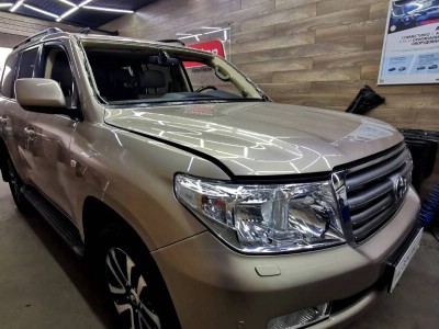 Установка лобового стекла Toyota Land Cruiser 200 2008-