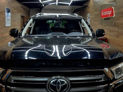 Установка лобового стекла Toyota Land Cruiser J200 2012-2021
