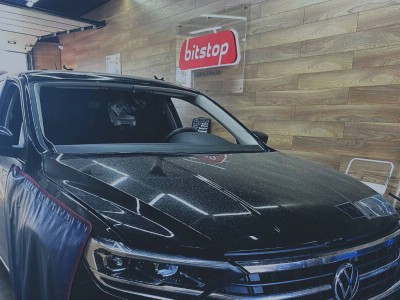 Установка лобового стекла Volkswagen Polo 2020-