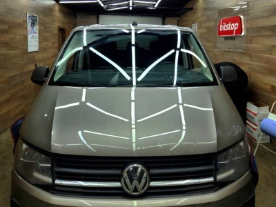 Установка лобового стекла Volkswagen Transporter 2015-