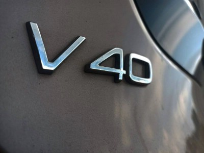 Установка лобового стекла Volvo V40 Cross Country 2010-2015